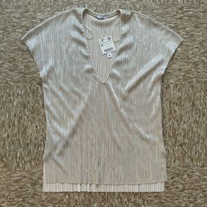 Zara Metallic Low V Top Size M